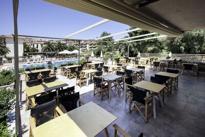 Hotel Simeon, Метаморфози, Гърция