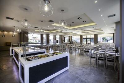 Hotel Simeon, Метаморфози, Гърция