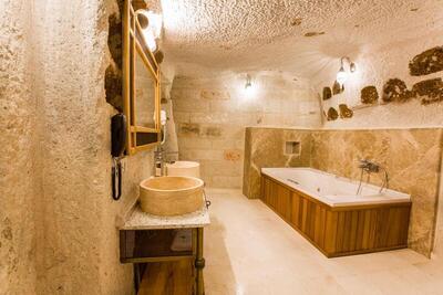 Imperial Cave Suites & Spa - King Suite