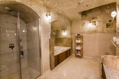 Imperial Cave Suites & Spa - King Suite