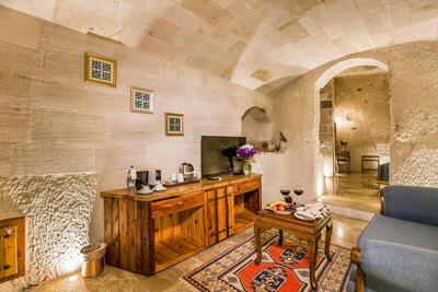 Imperial Cave Suites & Spa - King Suite