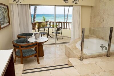 Impressive Premium Punta Cana - Junior Suite Premium Ocean Front With Jacuzzi (2 Adults)