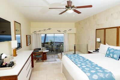 Impressive Premium Punta Cana - Junior Suite Premium Ocean Front With Jacuzzi (2 Adults)