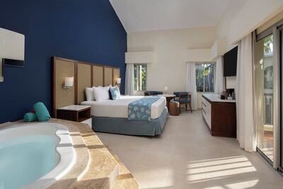 Impressive Premium Punta Cana - Junior Suite Premium Tropical View With Jacuzzi (1 Adult)