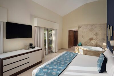 Impressive Premium Punta Cana - Junior Suite Premium Tropical View With Jacuzzi (1 Adult)
