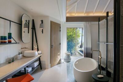 InterContinental Maldives Maamunagau Resort, an IHG Hotel - Villa, 1 Twin Bed, Beach View