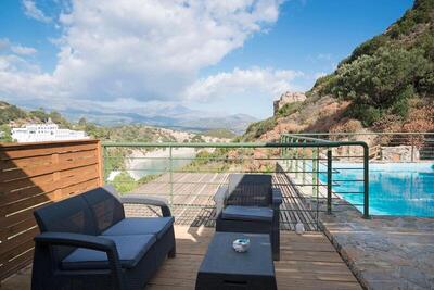 Istron Luxury Villas - Three-Bedroom Villa with Private Pool and Sea View (Bay Villa)