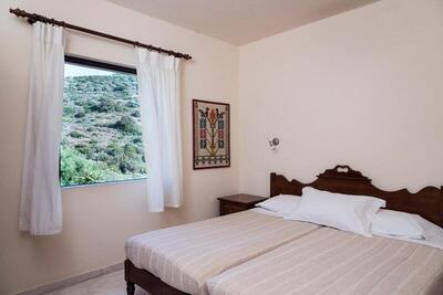 Istron Luxury Villas - Three-Bedroom Villa with Private Pool and Sea View (Bay Villa)