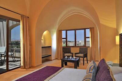 Jaz Makadi Saraya Palms - One-Bedroom Suite - Queen Bed– Garden View