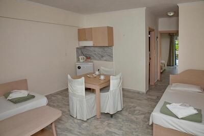 Jo An Beach Hotel - Family Room