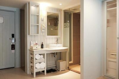 Katathani Phuket Beach Resort - SHA Extra Plus - Pool Access Room