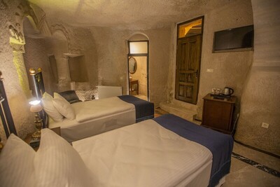 Lavender Cave Hotel - Deluxe Double Or Twin Room