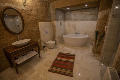 Lavender Cave Hotel - Deluxe Double Or Twin Room