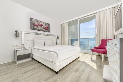 Le Bleu Hotel & Resort Kusadasi - Standard Room, Garden View