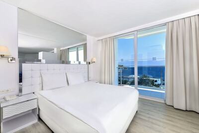 Le Bleu Hotel & Resort Kusadasi - Standard Room, Sea View