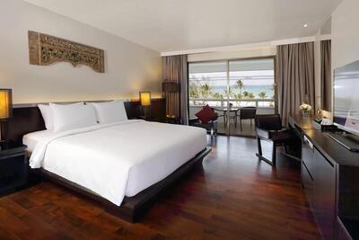 Le Meridien Phuket Beach Resort - Deluxe Ocean View, Guest room, 1 King, Balcony