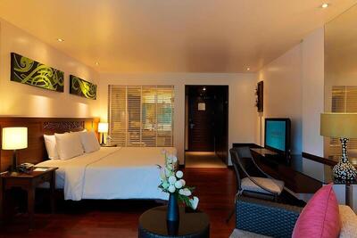 Le Meridien Phuket Beach Resort - Deluxe Pool View, Guest room, 1 King, Balcony