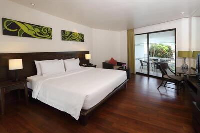 Le Meridien Phuket Beach Resort - Deluxe Pool View, Guest room, 1 King, Balcony