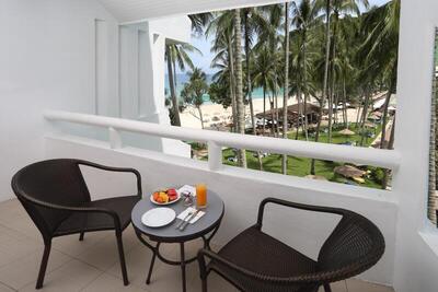 Le Meridien Phuket Beach Resort - Deluxe Pool View, Guest room, 1 King, Balcony