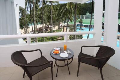 Le Meridien Phuket Beach Resort - Deluxe Pool View, Guest room, 1 King, Balcony