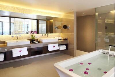 Le Meridien Phuket Beach Resort - Grand Suite, 2 Bedroom Suite, Oceanfront, Balcony