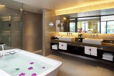Le Meridien Phuket Beach Resort - Grand Suite, 2 Bedroom Suite, Oceanfront, Balcony