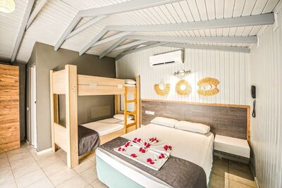Leda Beach Hotel - Quadruple Room