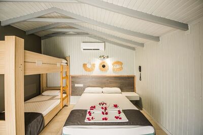 Leda Beach Hotel - Quadruple Room