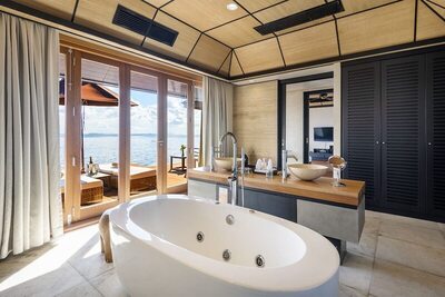 Lily Beach Resort & Spa - Deluxe Water Villa