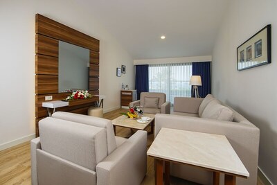 Limak Atlantis Deluxe Hotel Belek - Jacuzzi Suite