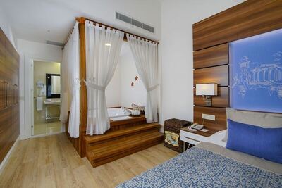 Limak Atlantis Deluxe Hotel Belek - Jacuzzi Suite