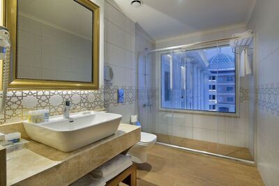 Litore Resort Hotel & Spa - Family Room - Partial Sea View