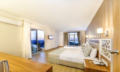 Lonicera Resort & Spa Hotel - Suite, Jetted Tub