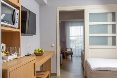 Lyttos Beach - Family Room with Sea View - Sliding Door