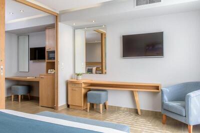 Lyttos Beach - Superior Family Room with Garden View - Sliding Door