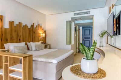 Lyttos Beach - Junior Suite with Sharing Pool - Sea Front (2 Adults)