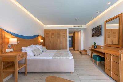 Lyttos Beach - Suite with Sharing Pool - Sea Front