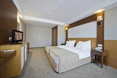 M.C Beach Park Resort Hotel - Standard Room, Partial Sea View
