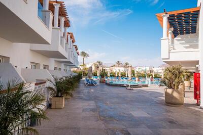 Marina Sharm Hotel - Royal Club Room with Sea and Pool View