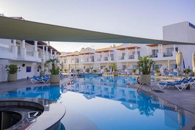 Marina Sharm Hotel - Royal Club Room with Sea and Pool View