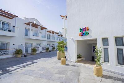 Marina Sharm Hotel - Royal Club Room with Sea and Pool View
