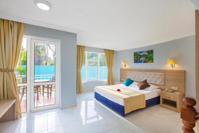 MERİDİA BEACH HOTEL - Family Bungalow