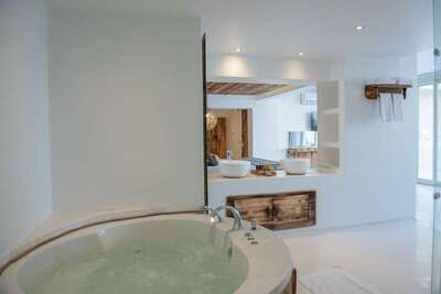 Meraki Resort - Adults Only - The Party Never Ends Suite