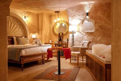 Misty Cave Hotel - King Suite
