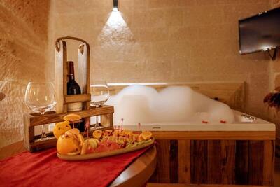 Misty Cave Hotel - King Suite