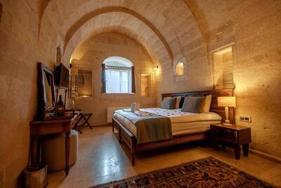 Misty Cave Hotel - Honeymoon Suite