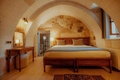 Misty Cave Hotel - Deluxe Room