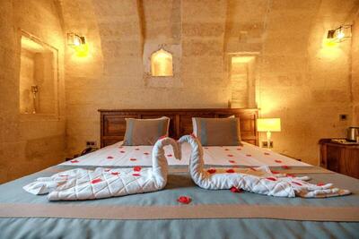 Misty Cave Hotel - Honeymoon Suite