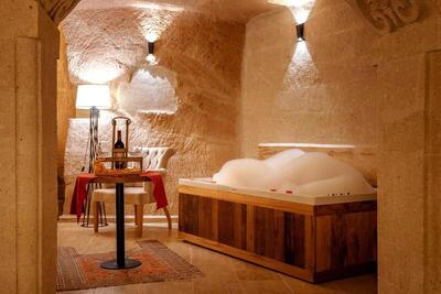 Misty Cave Hotel - King Suite