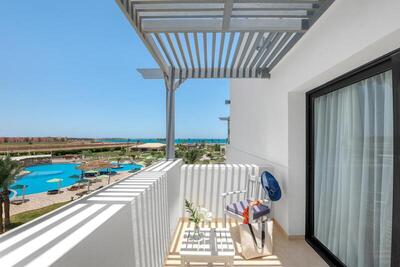 Movenpick Waterpark Resort & Spa Soma Bay - Deluxe Room With Twin Bed & Side Sea View 